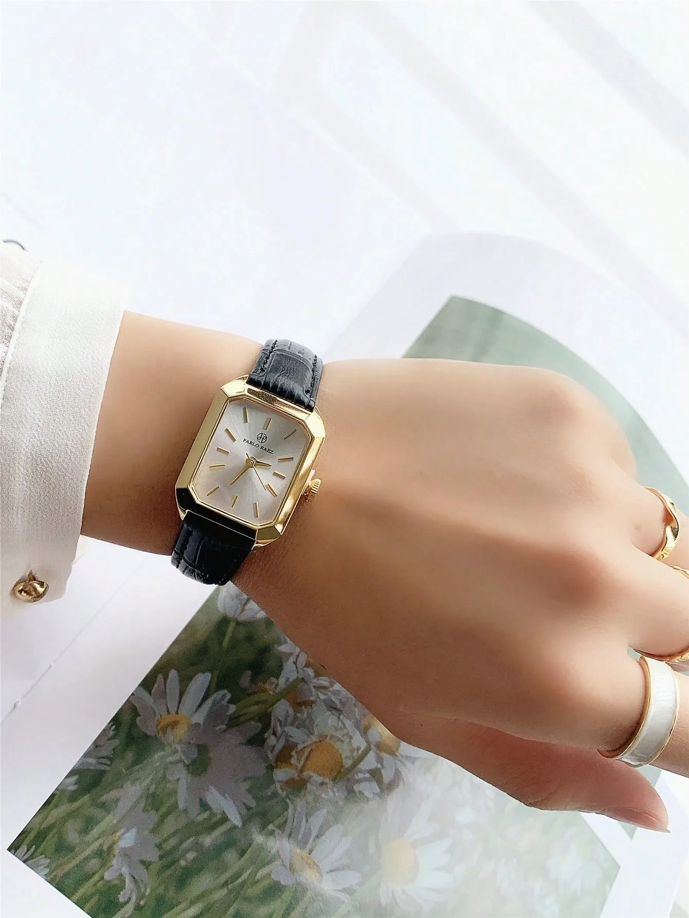 1pc Crocodile Embossed PU Polyurethane Strap Quartz Watch -  Gold