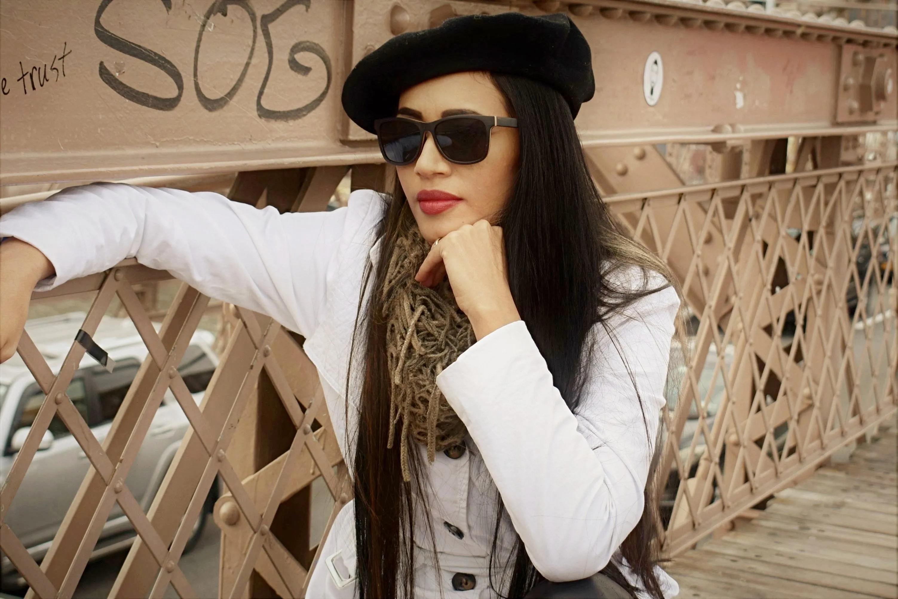 Black Sandalwood Classic Frame Sunglasses - Fino