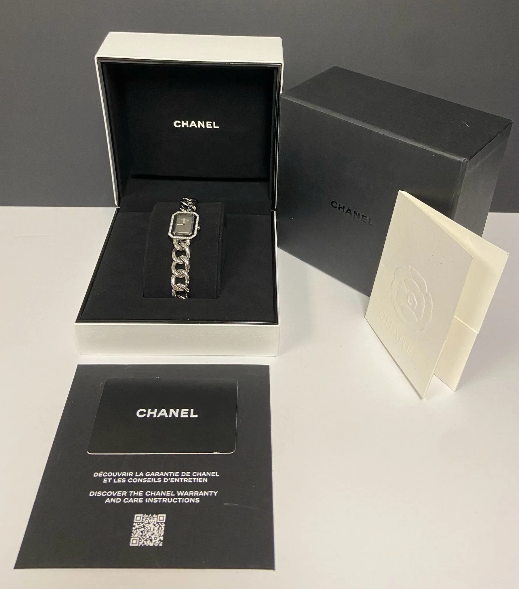 Chanel Premiere Gourmette Diamond Bezel H7020 Black-lacquered Dial Quartz Women's Watch
