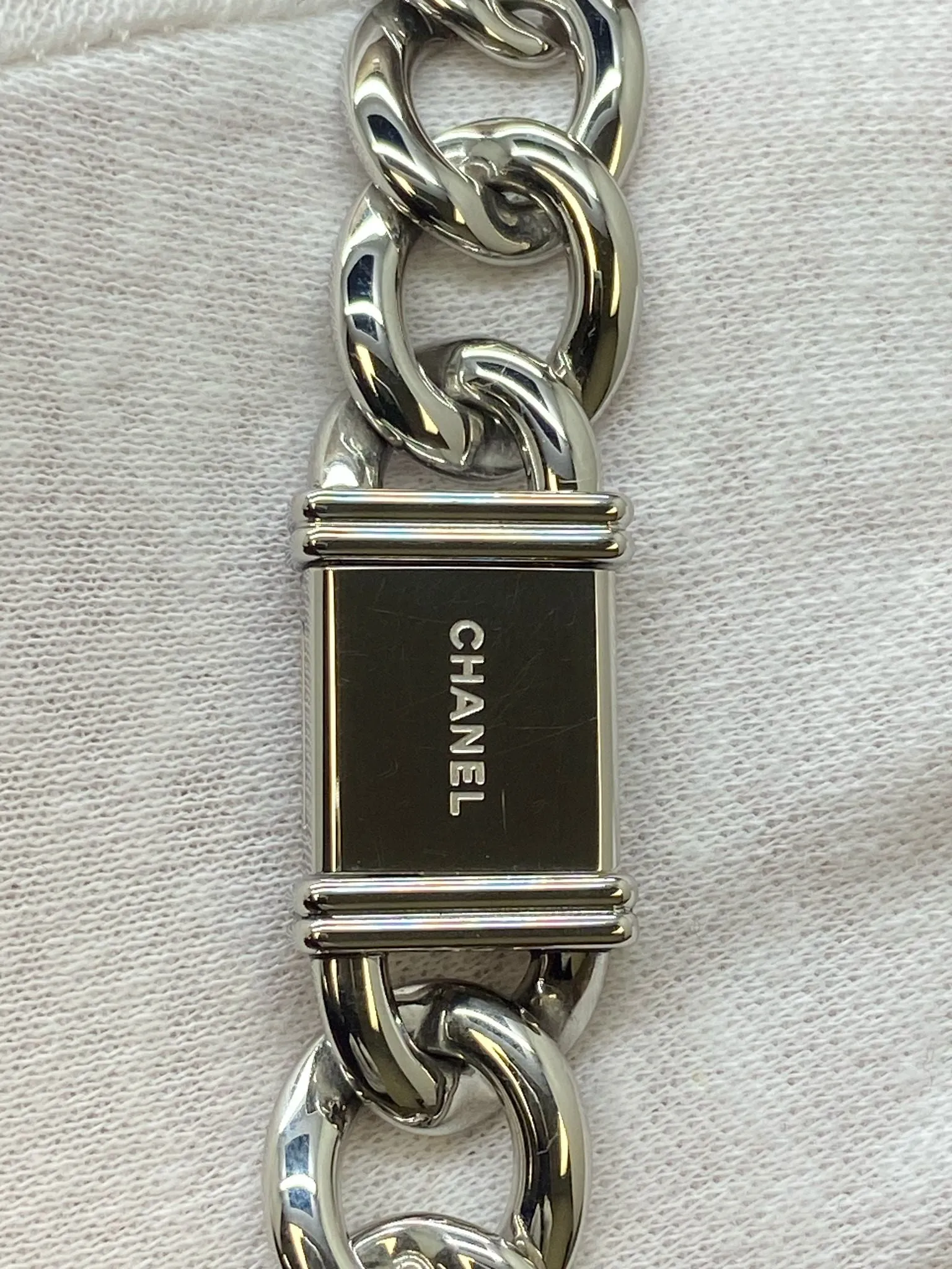 Chanel Premiere Gourmette Diamond Bezel H7020 Black-lacquered Dial Quartz Women's Watch