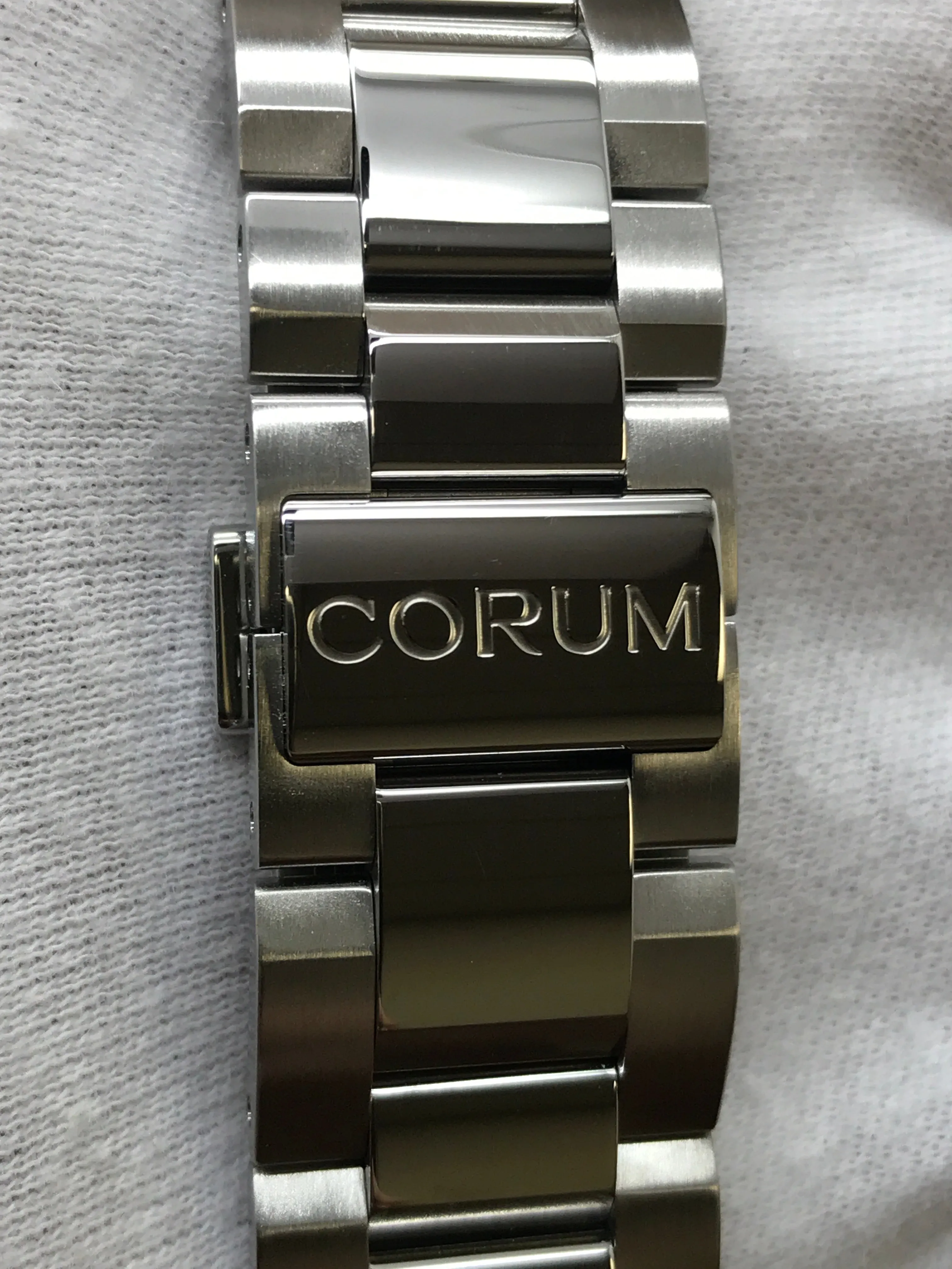 Corum Admirals Cup Competition  01.0010 White Dial Automatic Men's Watch