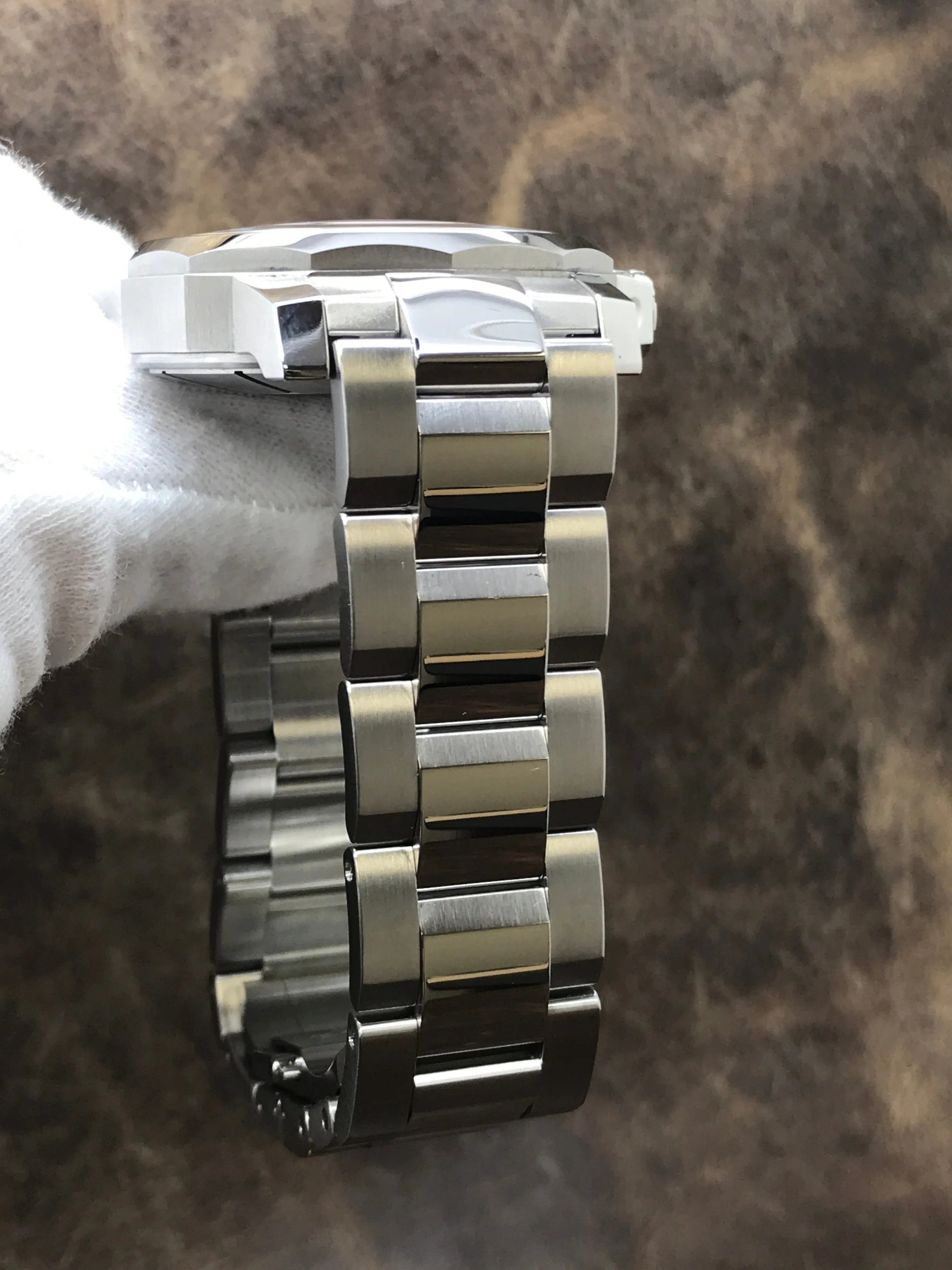 Corum Admirals Cup Competition  01.0010 White Dial Automatic Men's Watch