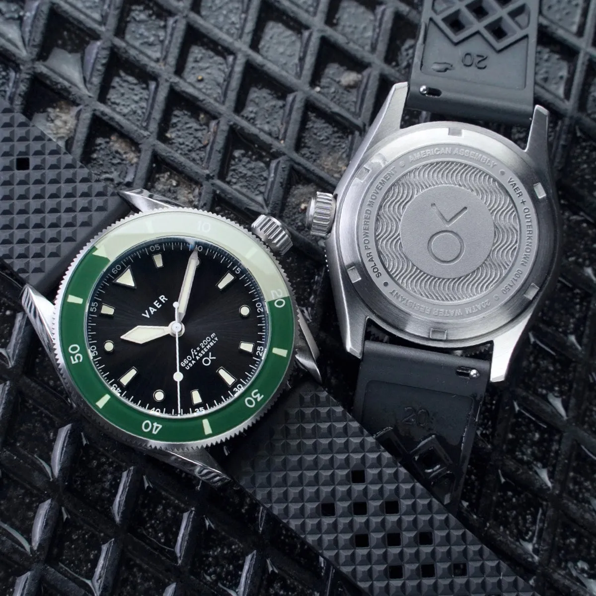 D4 Outerknown USA Solar Diver