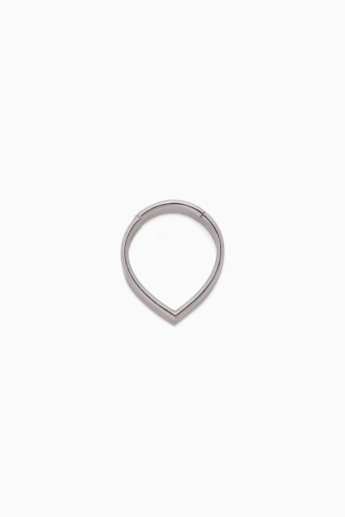 HANNAH MARTIN | 18K WHITE GOLD TEARDROP HINGED L EARRING