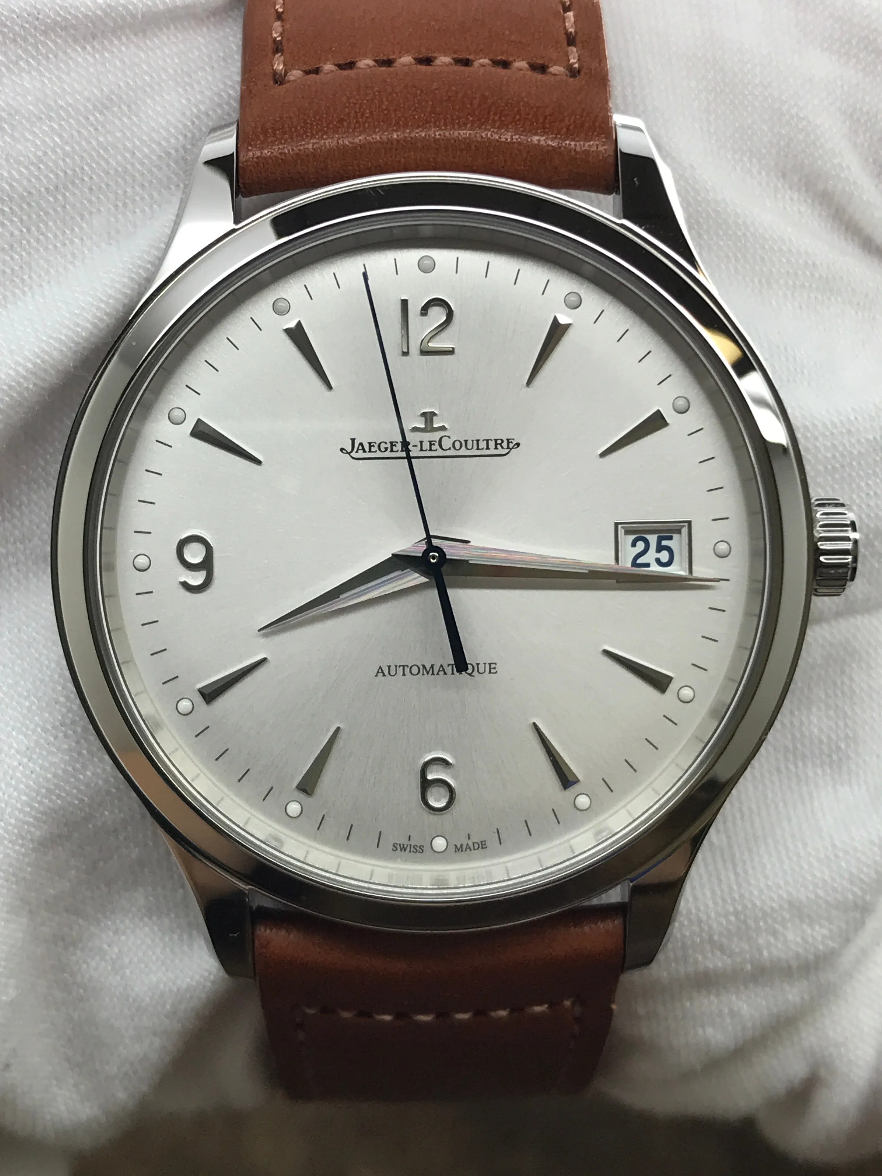 Jaeger-Lecoultre Master Control Date Q4018420 Silver Dial Automatic Men's Watch
