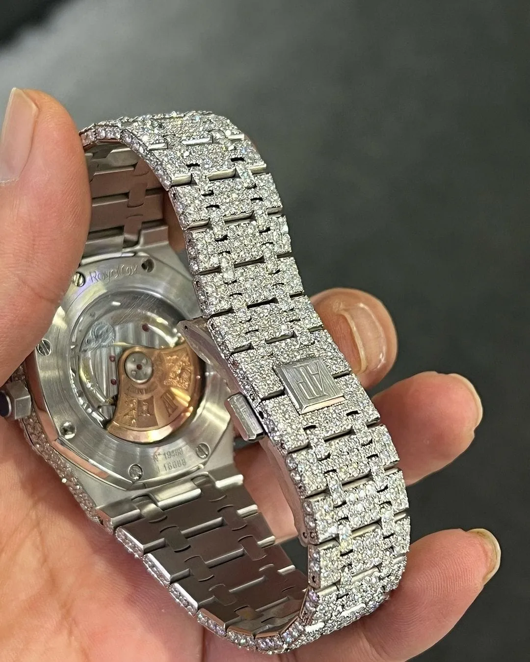 MOISSANITE AP WATCH | AUDEMARS PIGUET ROYALOAK BUSTDOWN W 197