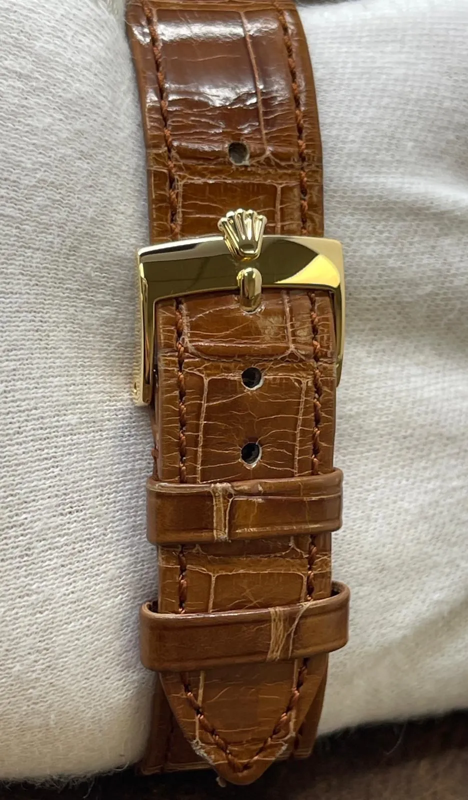 Rolex  Cellini 32mm 5116 Black Dial Manual Wind Watch