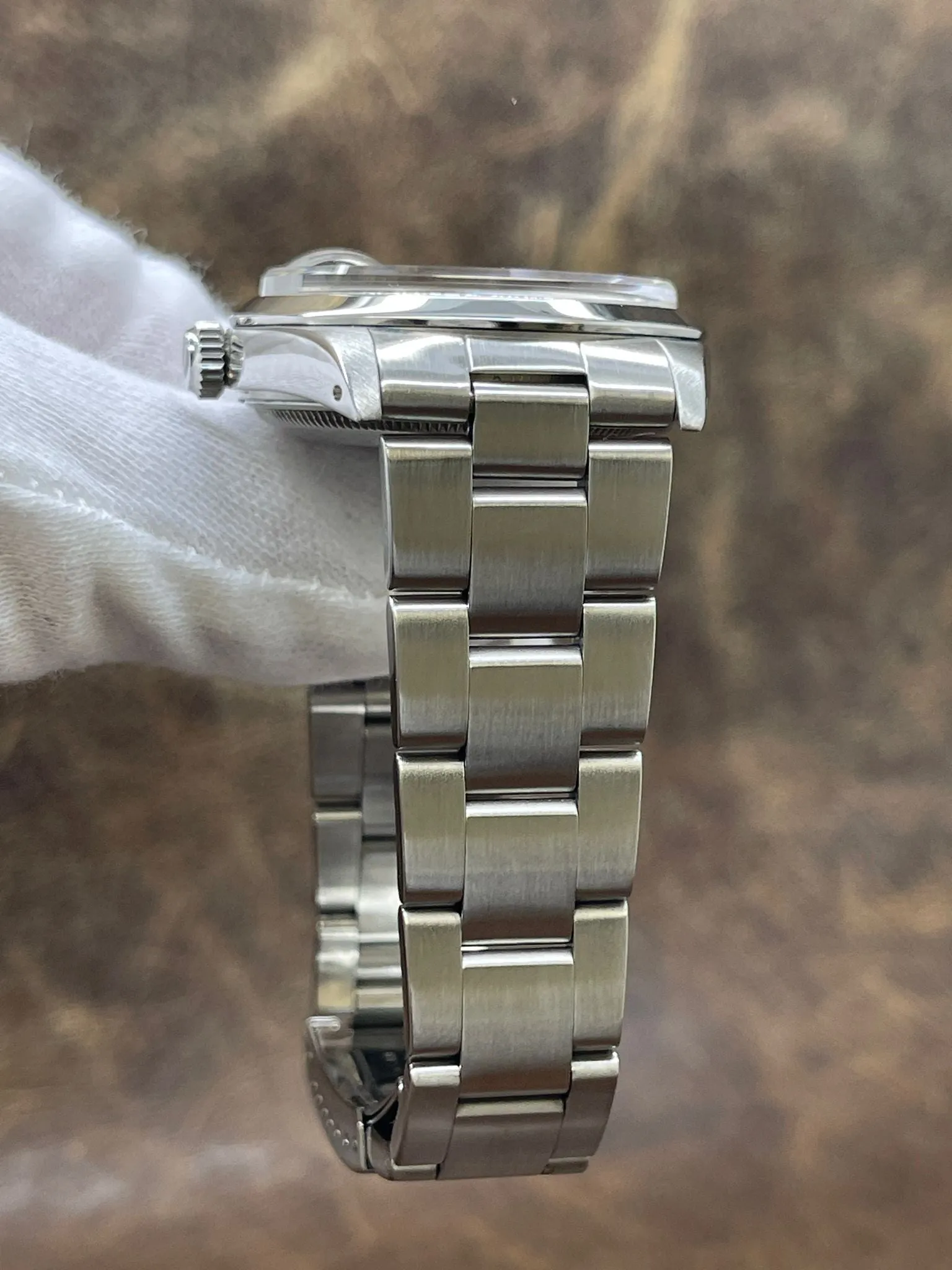 Rolex Oyster Perpetual Date 34mm 15000 Silver Dial Automatic Watch