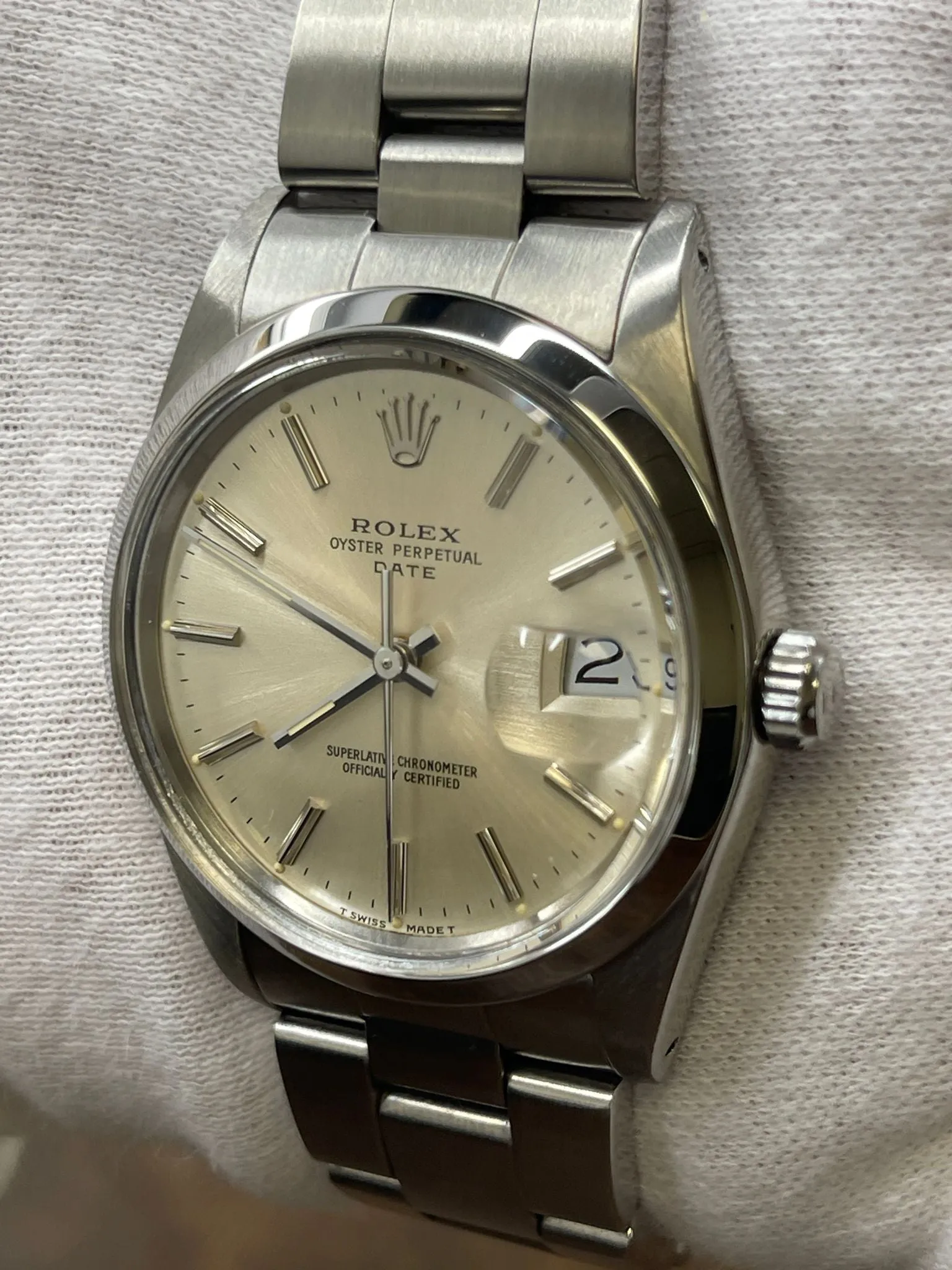 Rolex Oyster Perpetual Date 34mm 15000 Silver Dial Automatic Watch