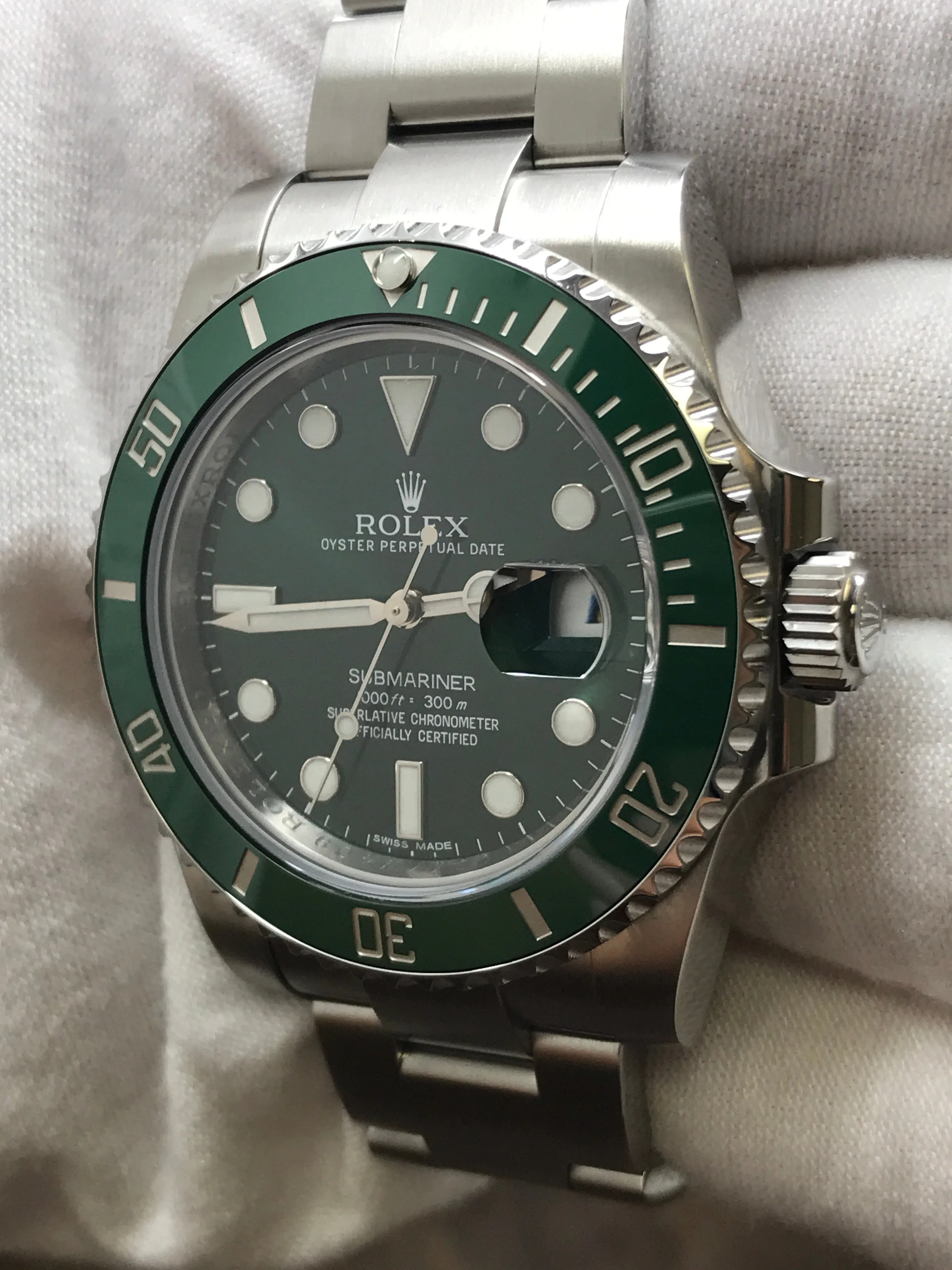 Rolex Submariner Hulk 116610LV Green Dial Automatic Men's Watch