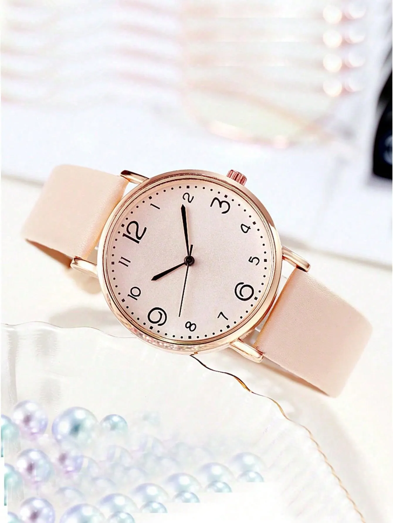 Round Pointer Quartz Watch