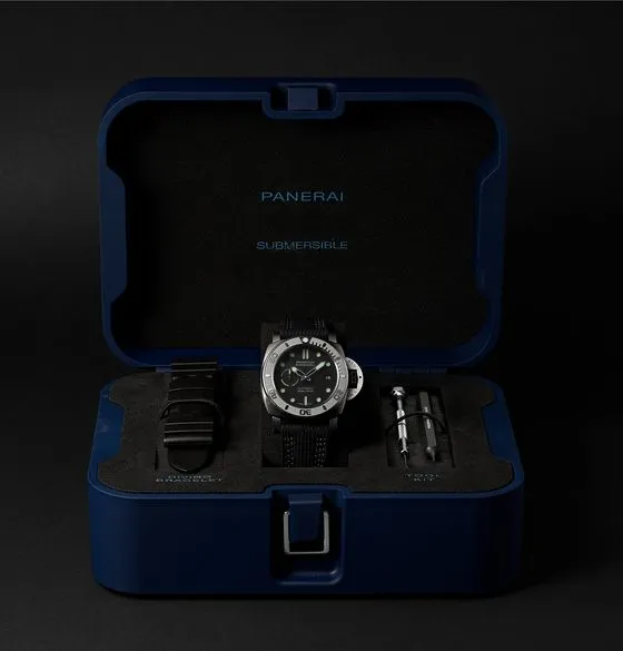Submersible Mike Horn Edition Automatic 47mm Eco-Titanium and PET Watch