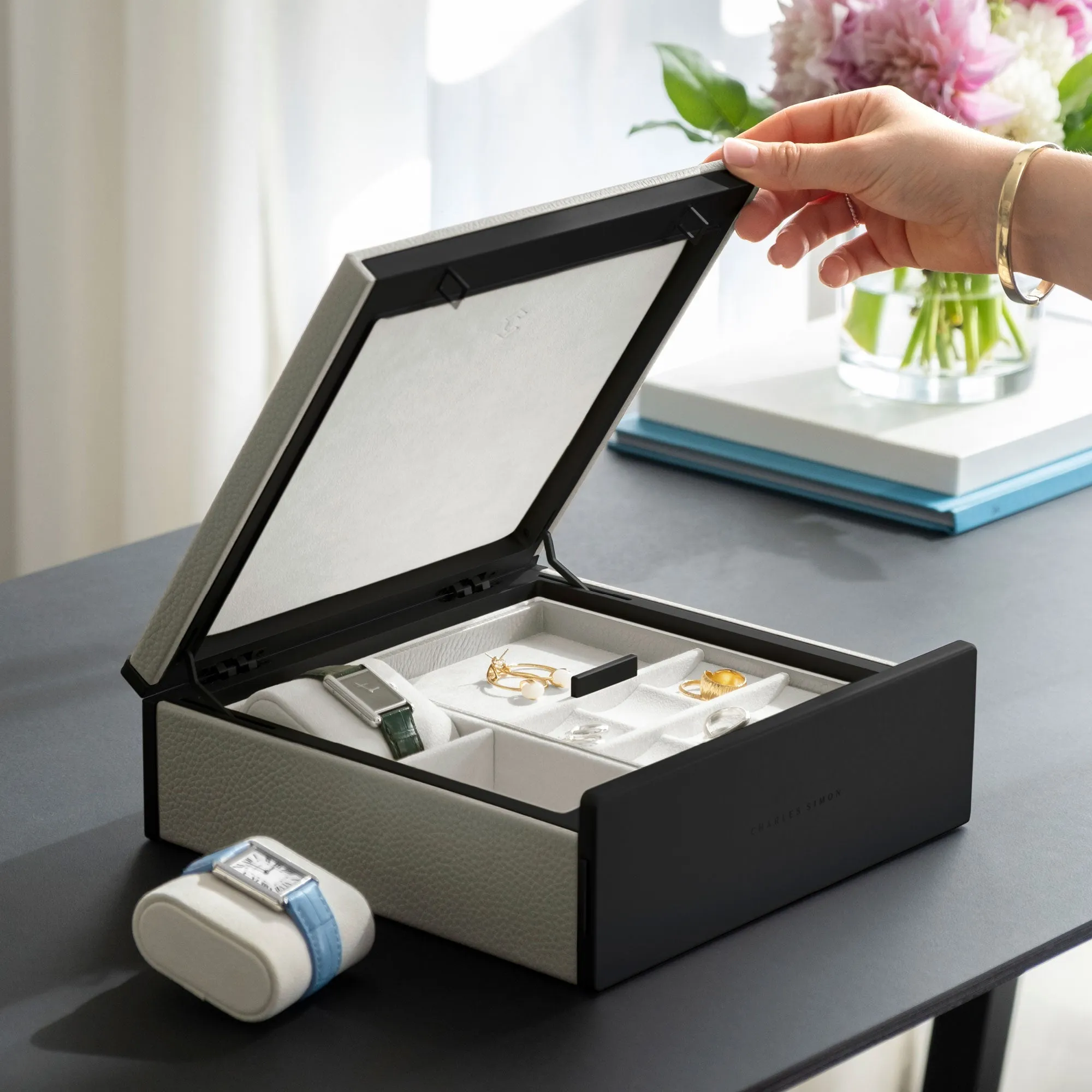 TAYLOR 2 WATCH AND JEWELRY BOX - WHITE / BLACK