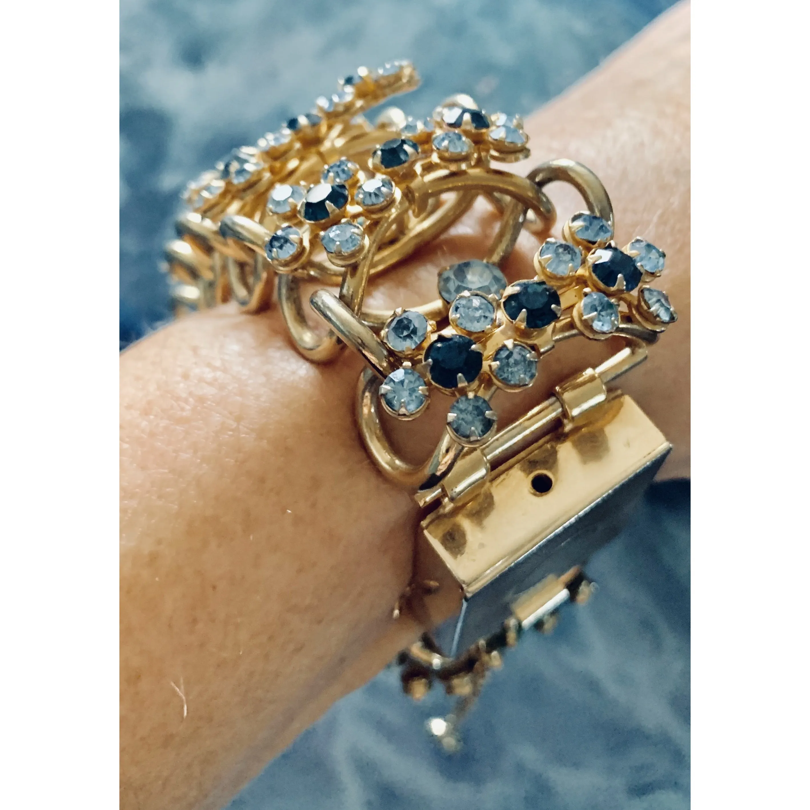 Vintage Bracelet 1950s Rolo Chain High Relief Blue Prong Set Rhinestones Gold Tone  7.25"