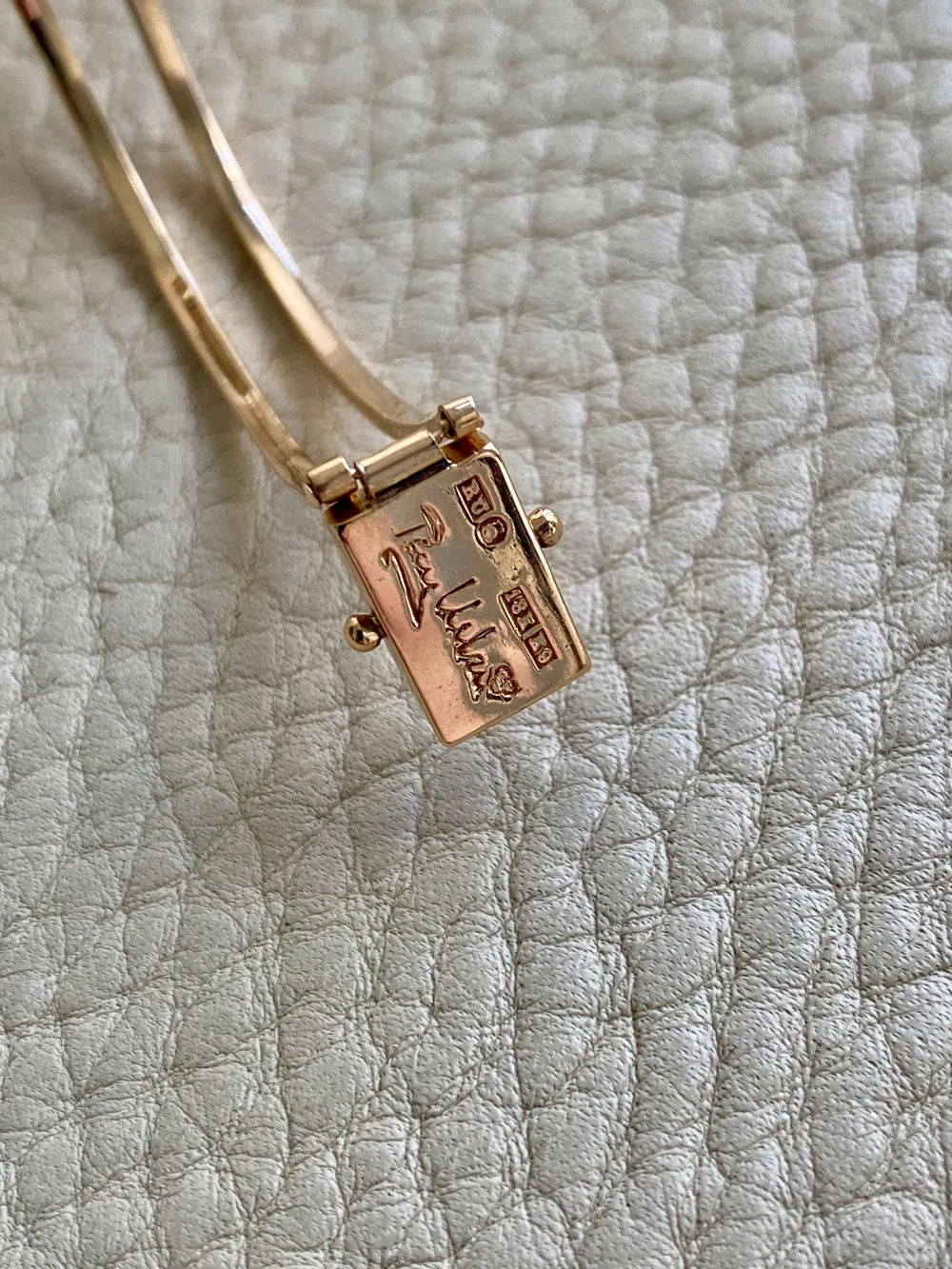 Vintage Ladies Gubelin Watch in 18k gold with bracelet band by Rey Urban 1960 - 6.25 inch interior